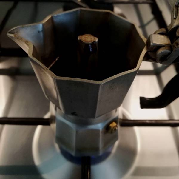 cafetière italienne sur le feu